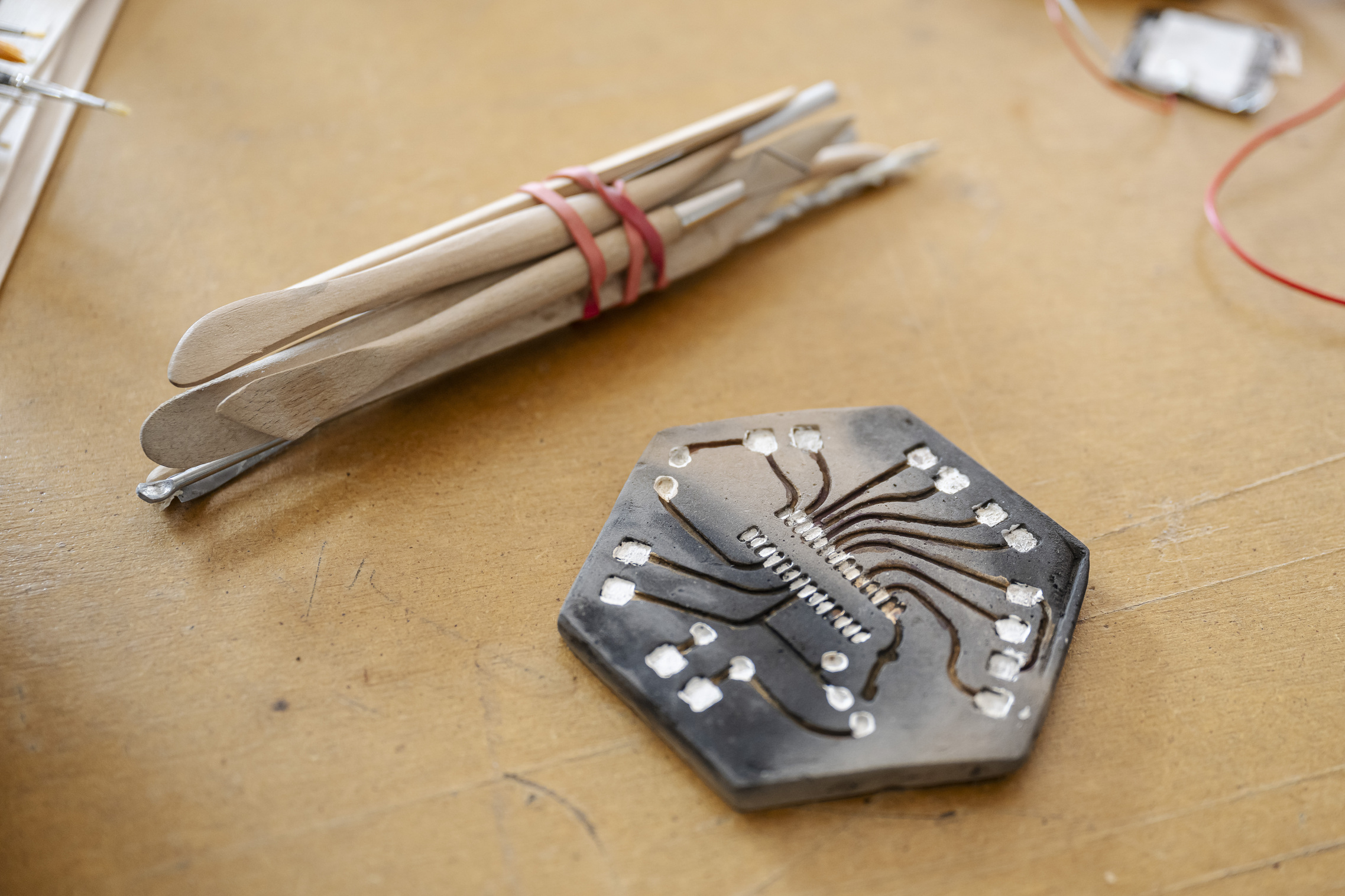 AMRO24 Exhibitions "Play with Clay PCB", by Patrícia J. Reis & Stefanie Wuschitz